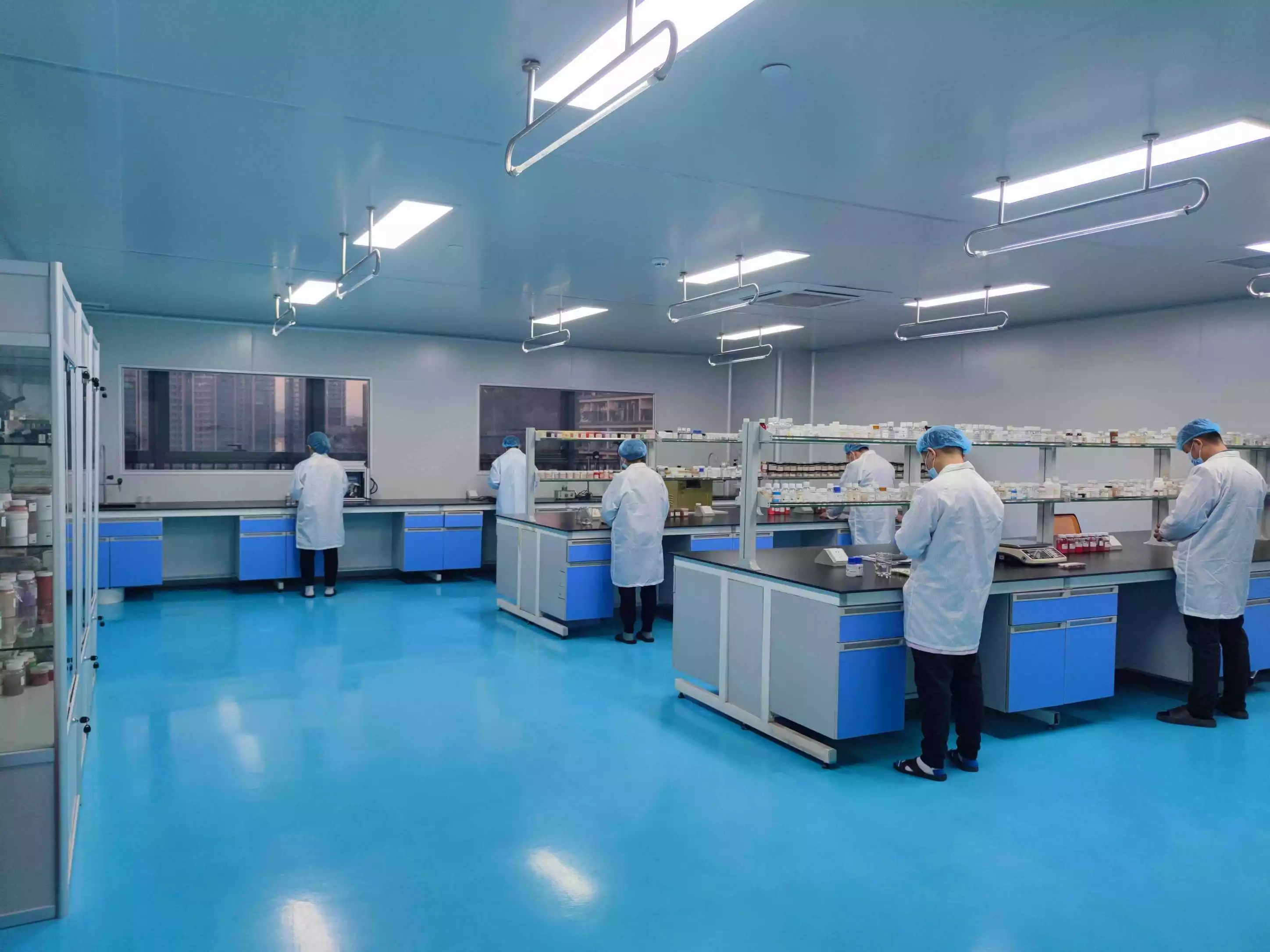 How Cosmetic Manufacture to Ensure Quality in Manufacturing